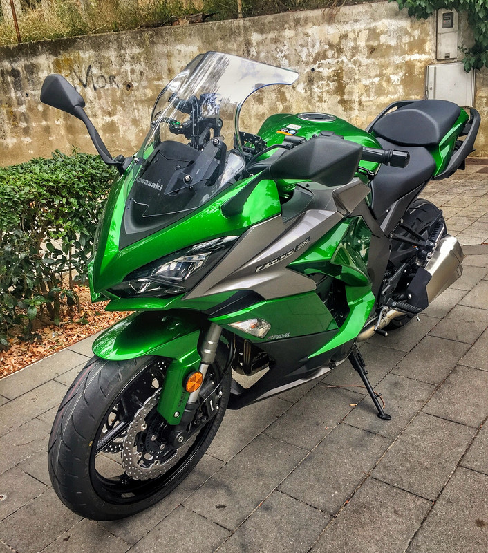 0FF524B6-FD06-4165-B770-EB2E14A7192E