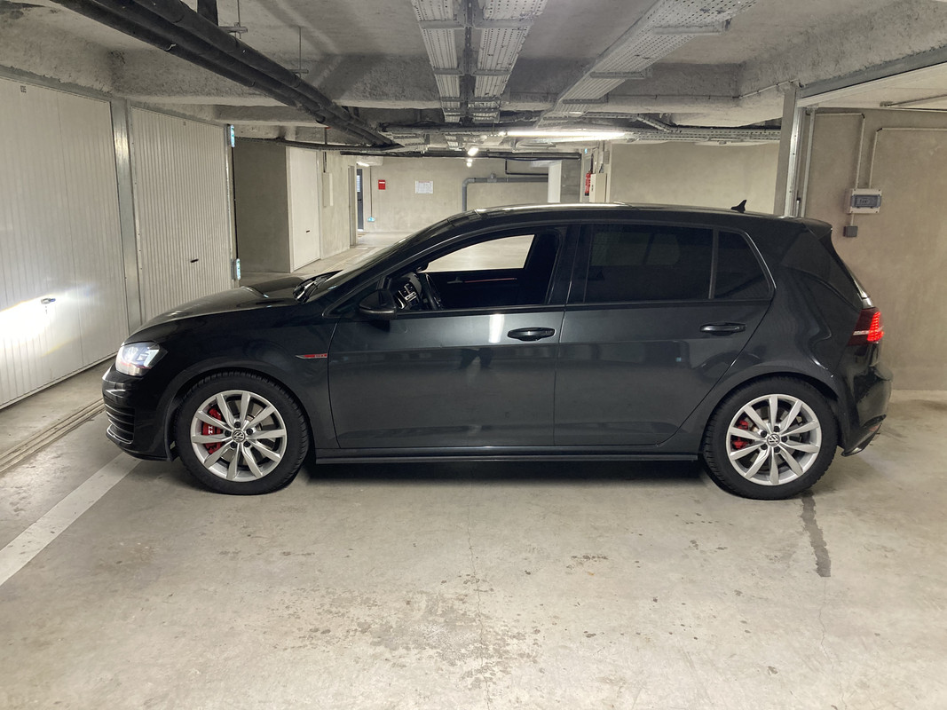 7B855FEE-922C-4BF1-9F6B-74472430FB19