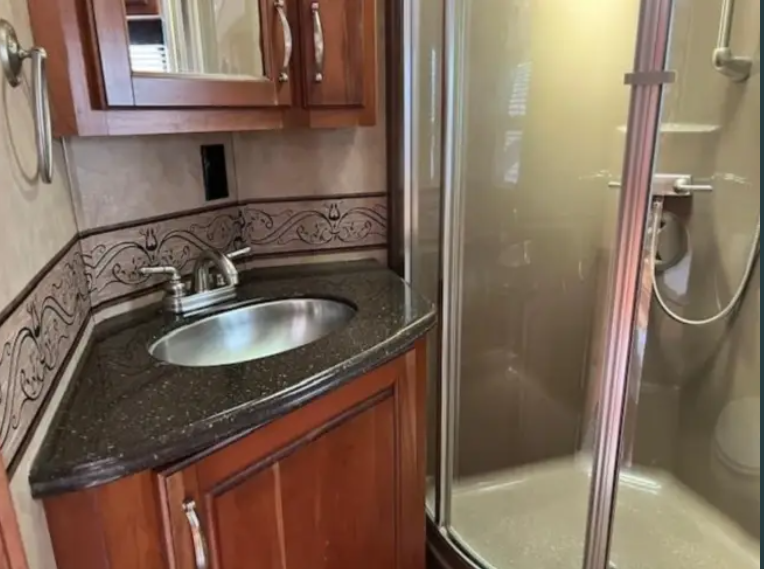 Vehicle thumbnail 10