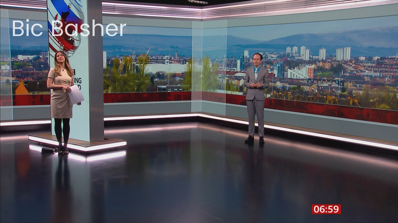 06.12 - 06.50.00 - Breakfast. The BBC's Breakfast programme features ....ts_snapshot_09.43.754