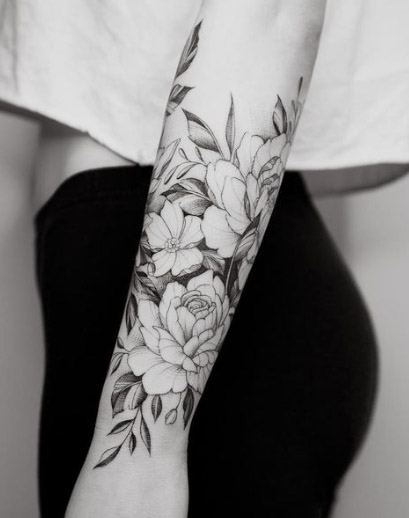 Black-and-white-flower-tattoo 512235 (13)