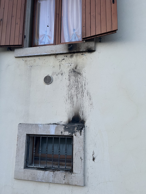 B6D21B30-0610-4018-BE8F-1EC33A2C6161