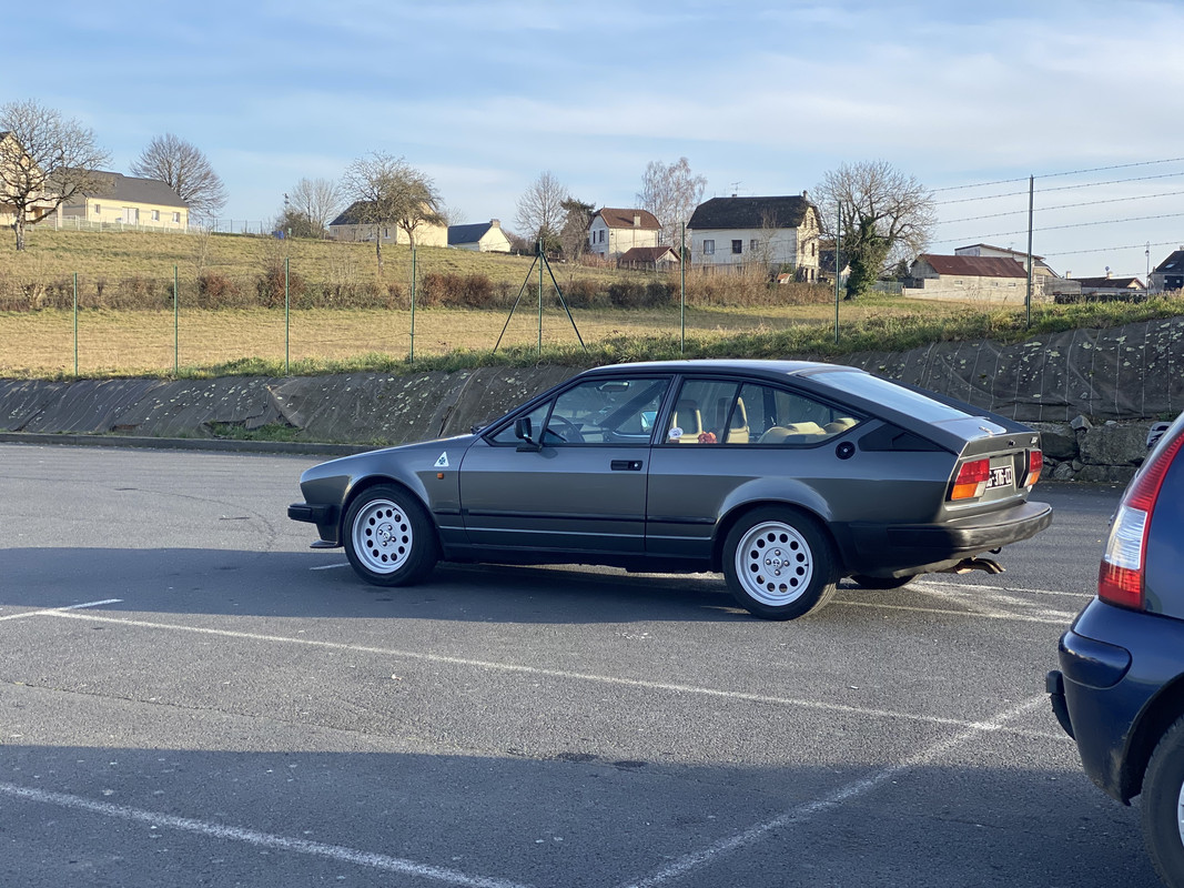 273FD9D8-5ACC-4776-AD63-7D01F73F6DD1