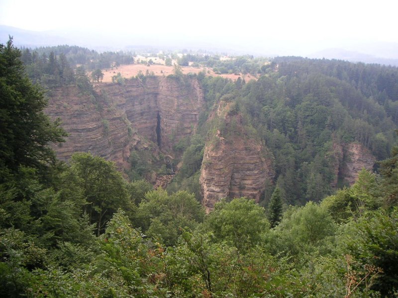 LES GORGES DE LA VIS  1200px-Ab-me-de-Bramabiau-panorama