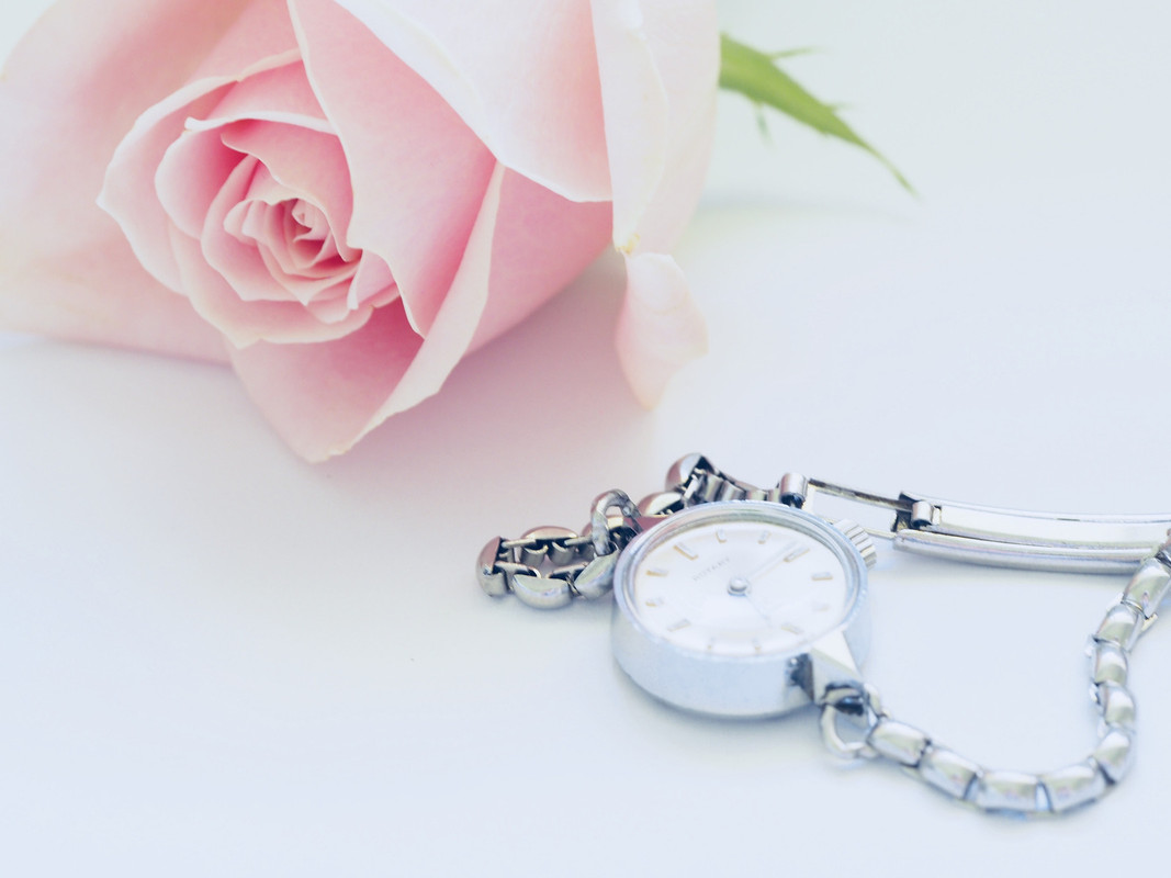 silverandpinkwatch.jpg