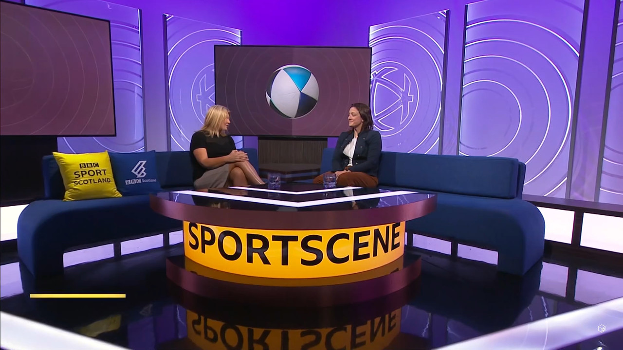 03.06 - 23.10.00 - Sportscene. Jane Lewis presents all the highlights....ts_snapshot_10.01.871