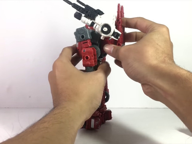 Siege-Six-Gun-In-Hand-07