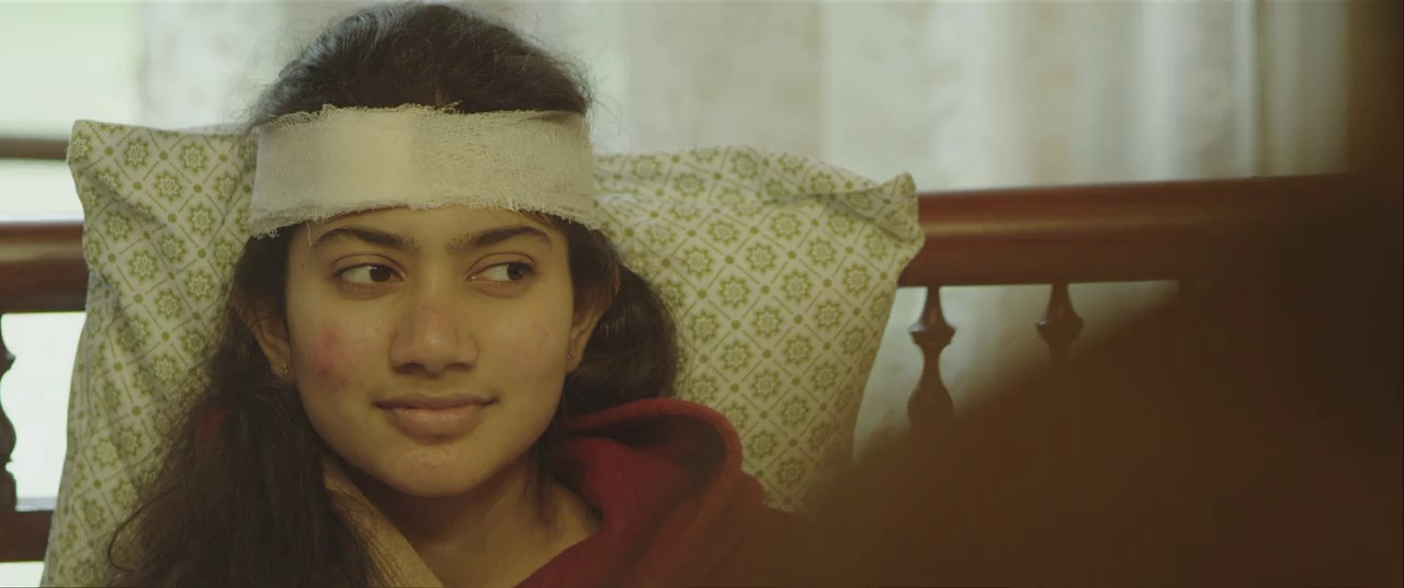 Premam-2015-Blu-Ray-Malayalam-720p-x264-AVC-DDP-5-1-ESub-mkv-0003