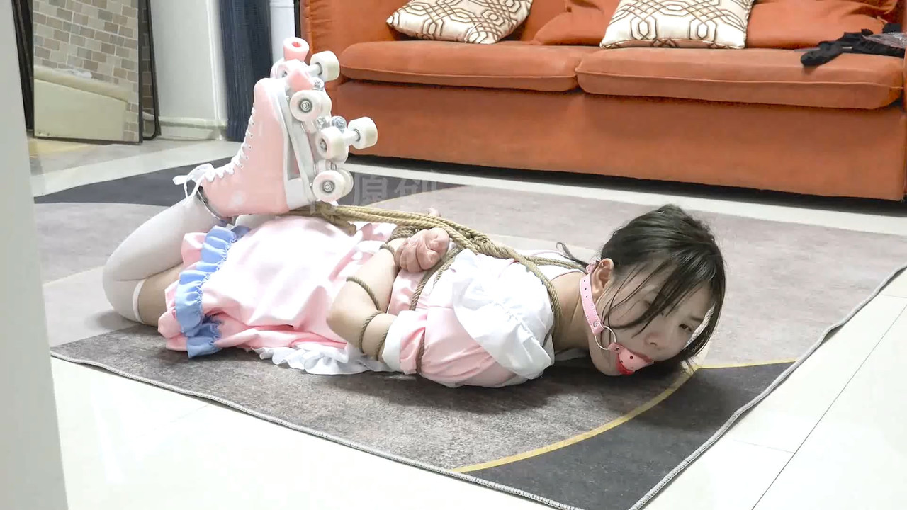 子衿原创 琦琦镣铐轮滑鞋.mp4_20230520_131927.004