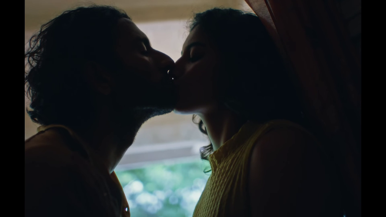 [Image: vlcsnap-2025-12-21-22h12m09s863.png]