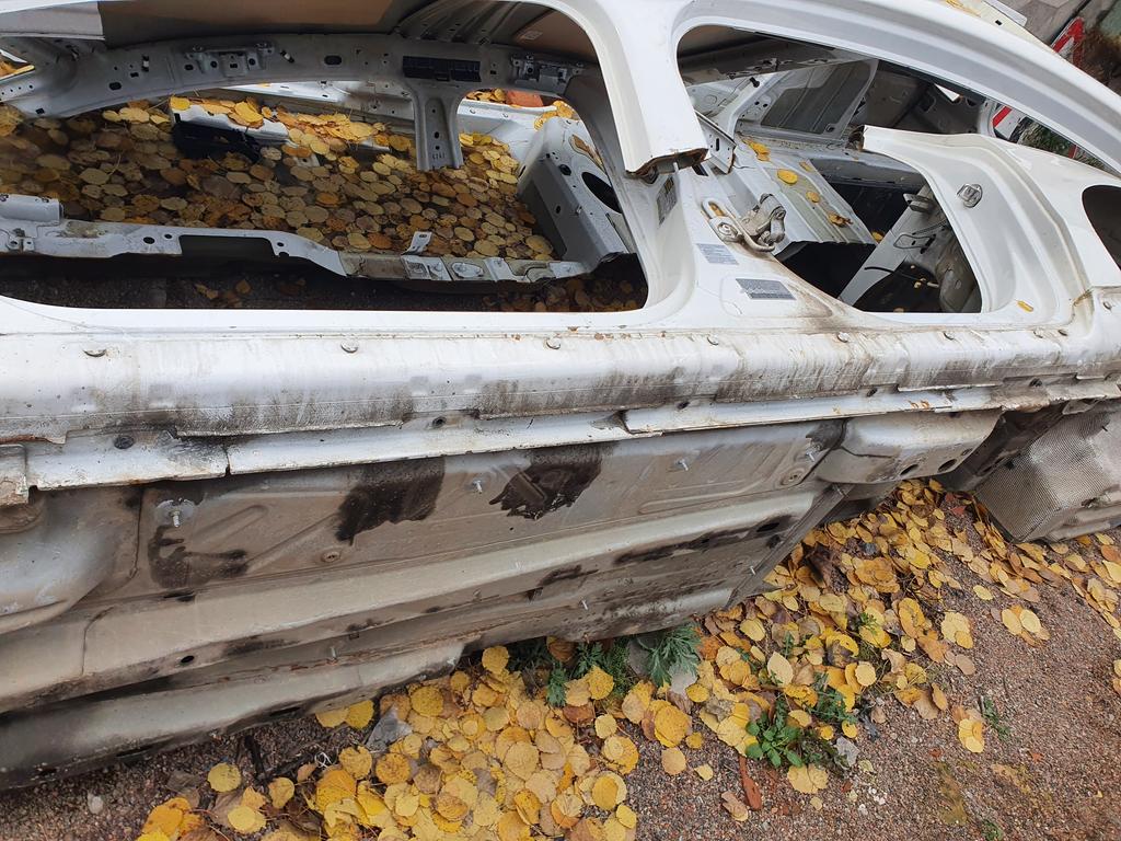 Боковина кузова с порогом