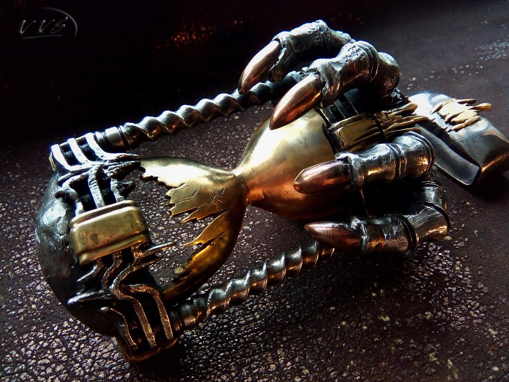 пряжка рука1