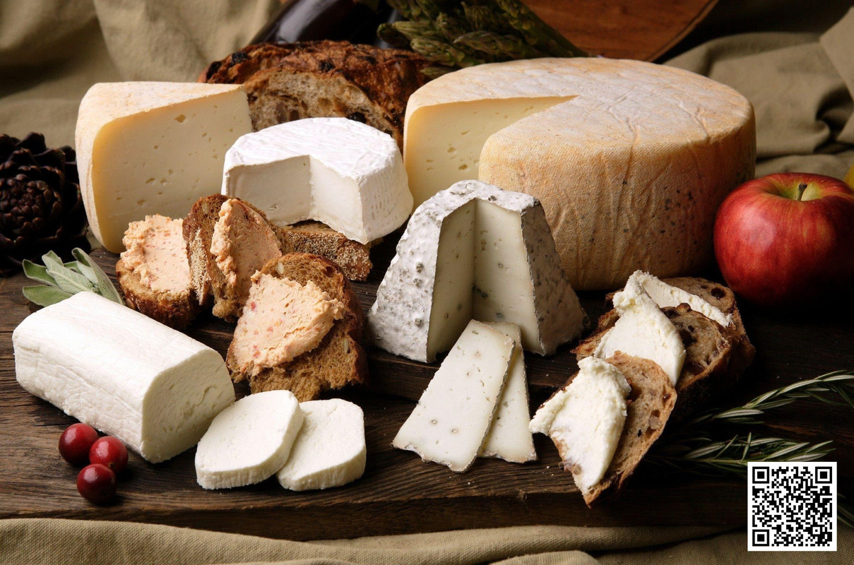Hosting an Artisanal Cheese Tasting Party