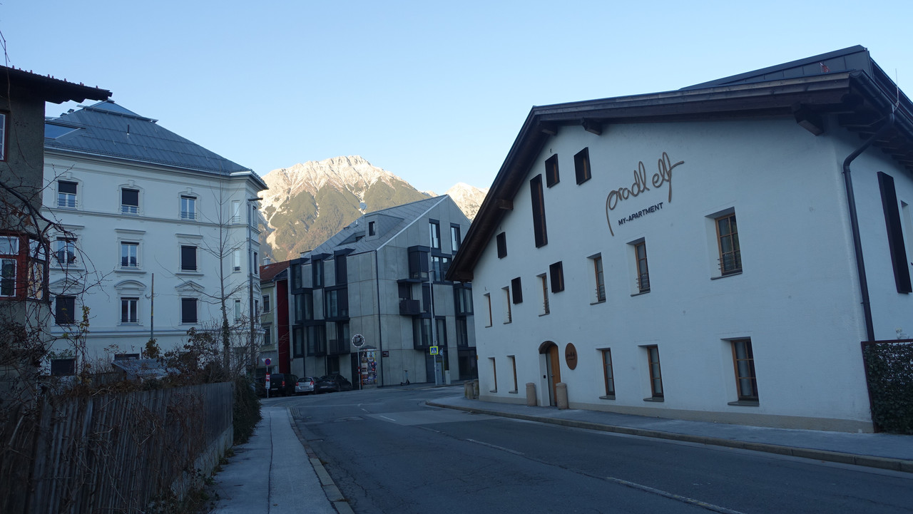 2024.11.30 Pradlerstraße 10, 8, 7, 11 v. li