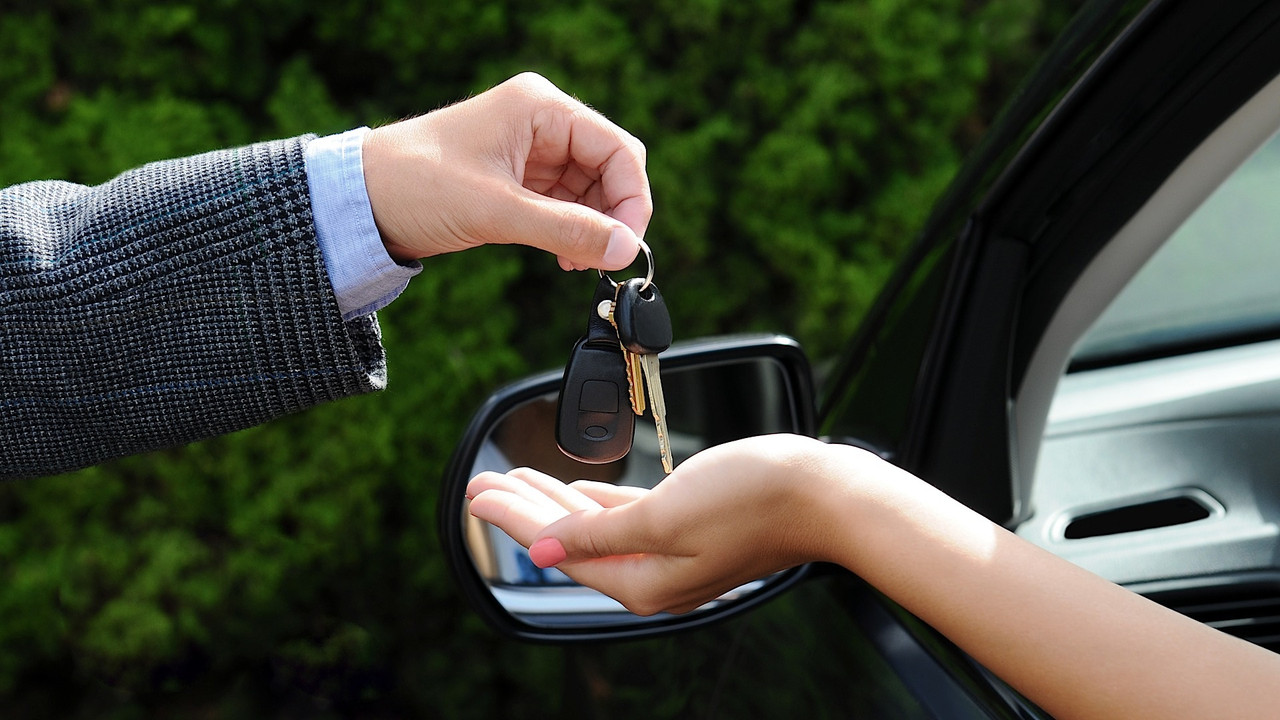 Автомобиль напрокат sellacar-b22005dd2feeec8b49ed962e738505a8