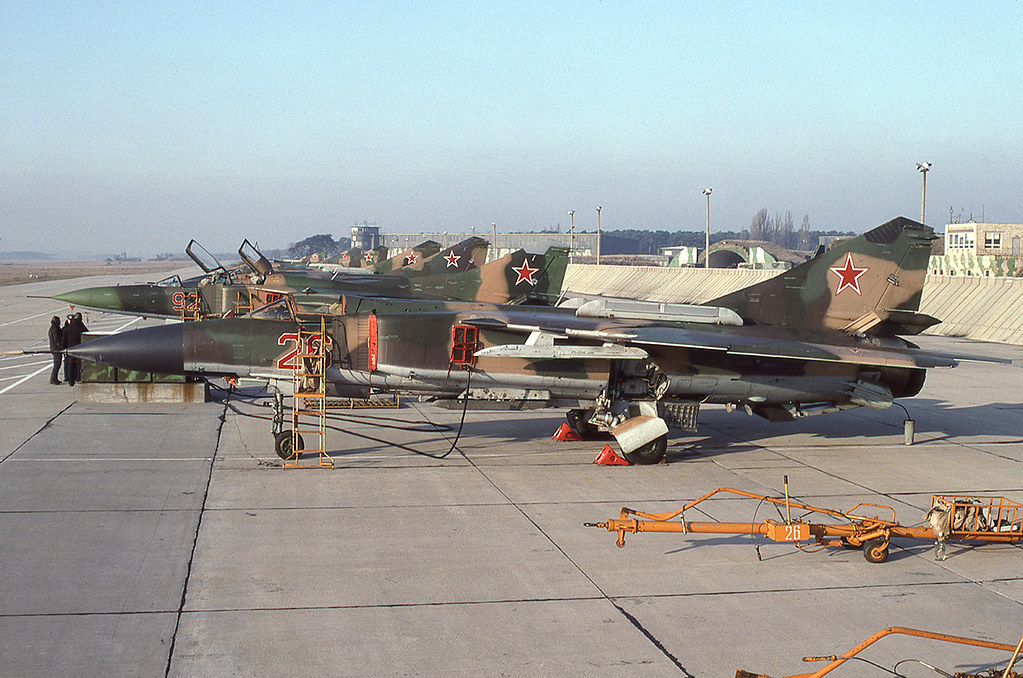 833 IAP Mig-23MLD 26 Red [Jüterbog 1991]