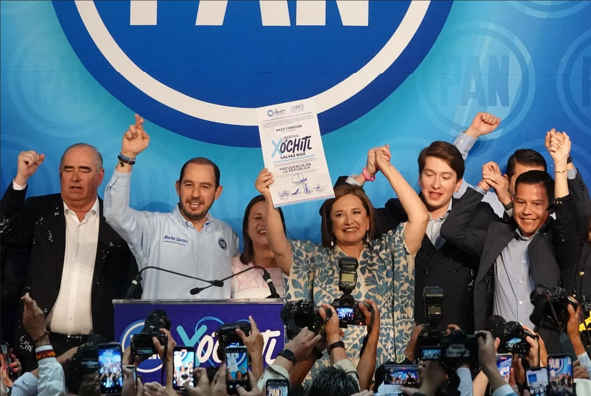 “Vamos a arrasar”, asegura Xóchitl Gálvez al registrarse como precandidata del PAN