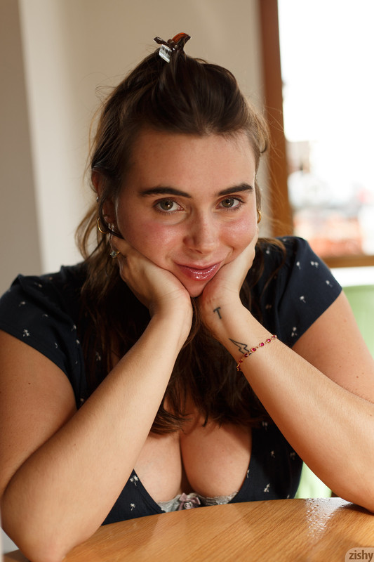 full_015_1253061438156094