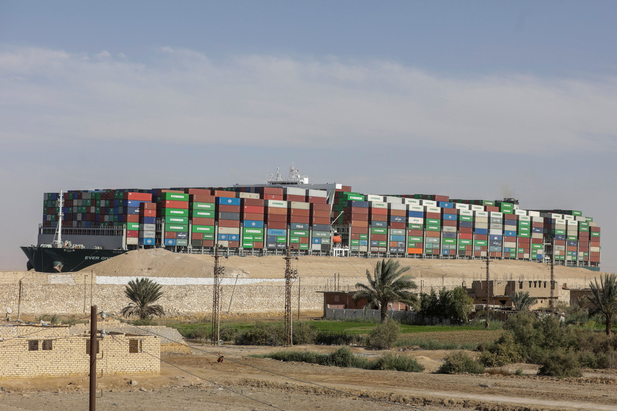 Evergreen-Suez.jpg