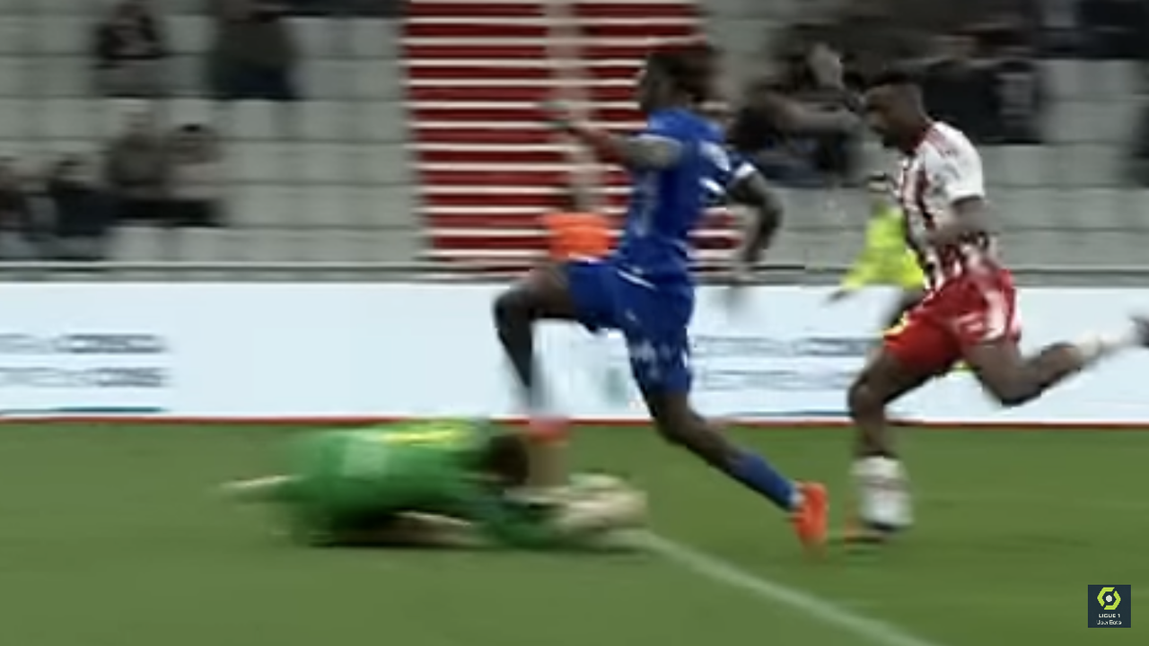 DA83B2F6-F266-468E-AE98-3474E2C41A3B