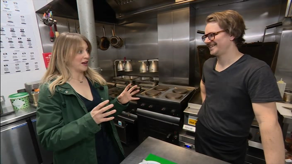 BBC London News_20220224_19001925.ts_snapshot_21.42.972