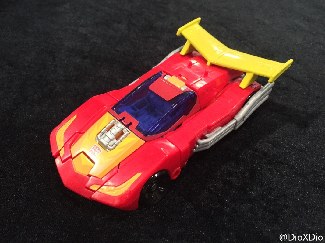 x-CybertronCon-Booth-016