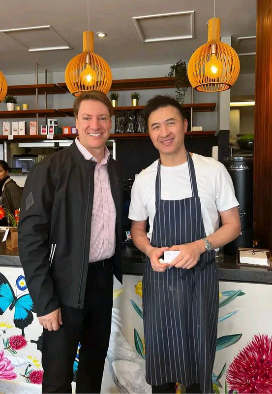 5EC32B60-6A56-41F9-A26B-878B546BBAB9