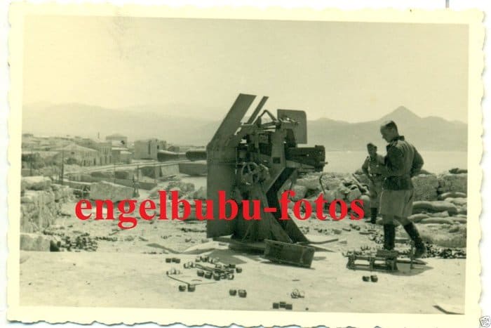 40mm 2pdr british AA gun abandoned in Heraklion,
