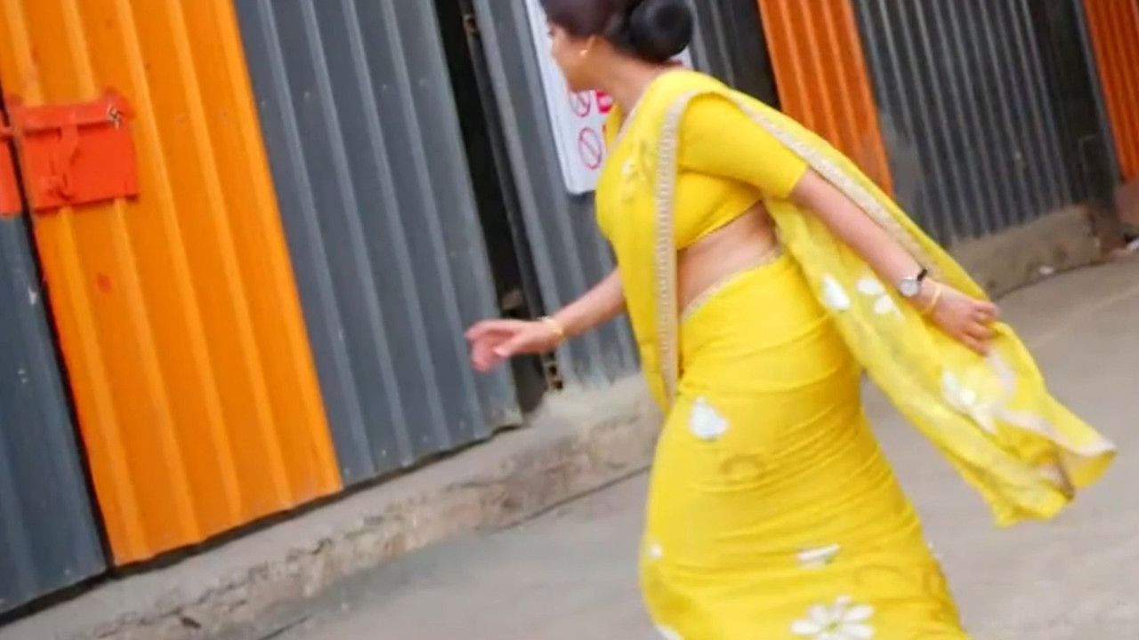 Deepika singh hot sexy boobs ,tummy,ass in saree.mp4_snapshot_00.35.609