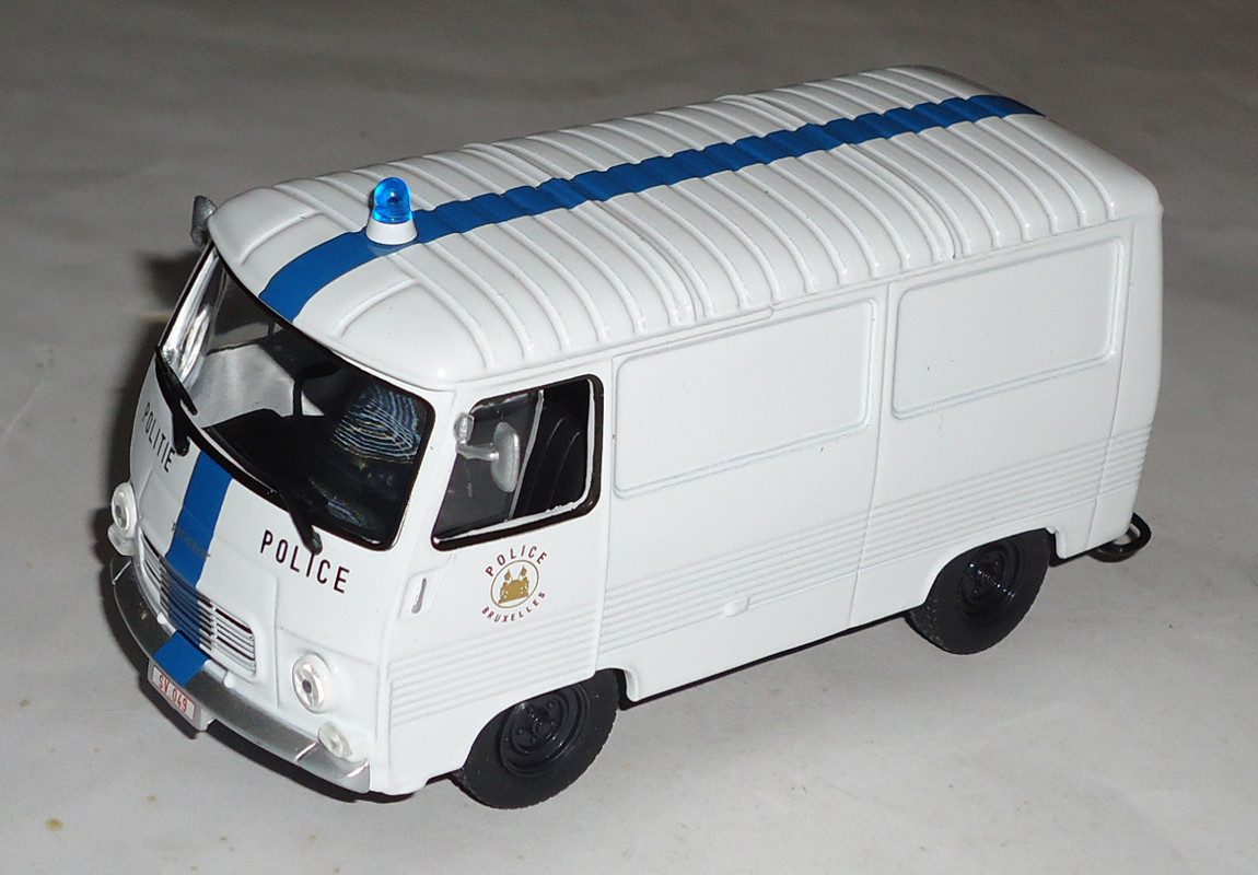 Peugeot-J7 Police