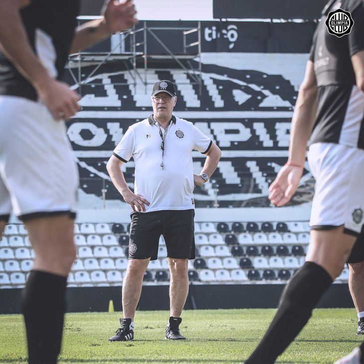 Olimpia confirma renuncia de Álvaro Gutiérrez como Director Técnico