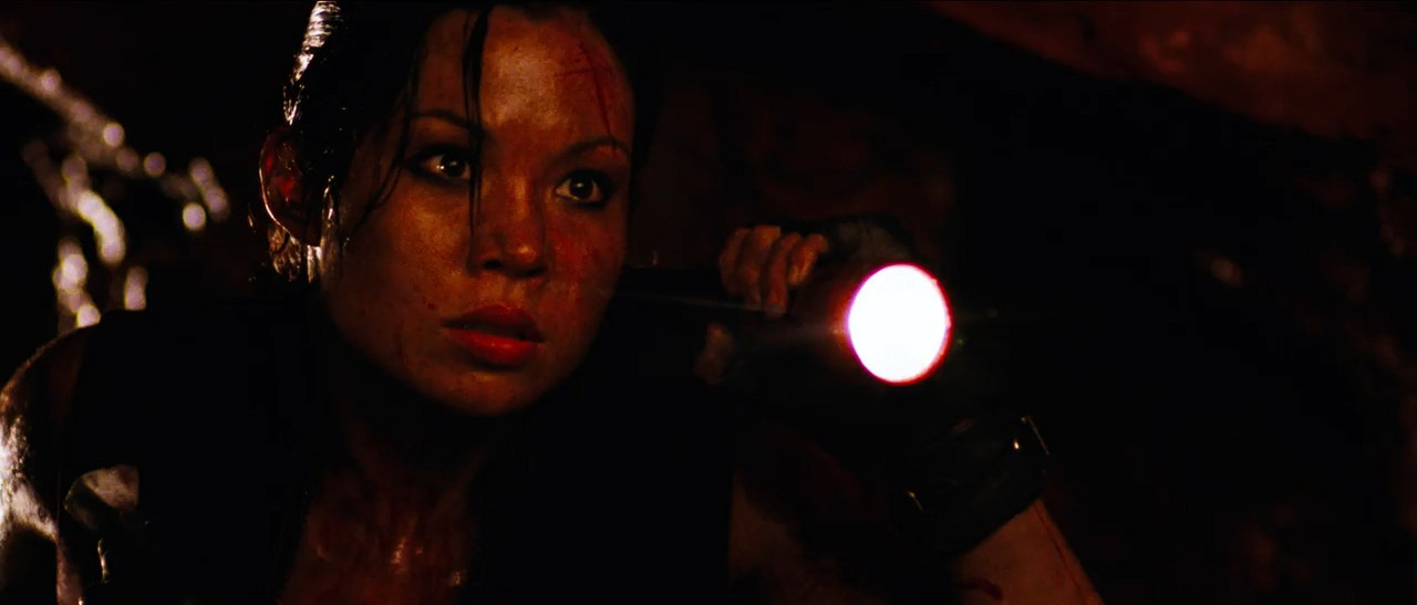 The Descent 2005 BluRay [Hindi + Tamil + Telugu + English] 480p 720p ESub Screenshot