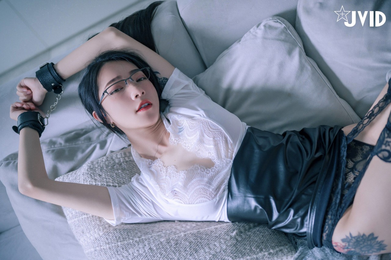 jvid 飘 飘《性感保险业务员》写真作品欣赏，较为性感的风格插图2