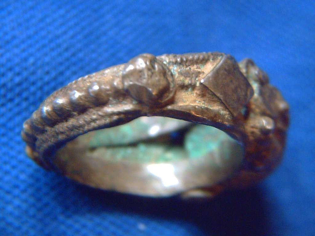 Ring tony 009