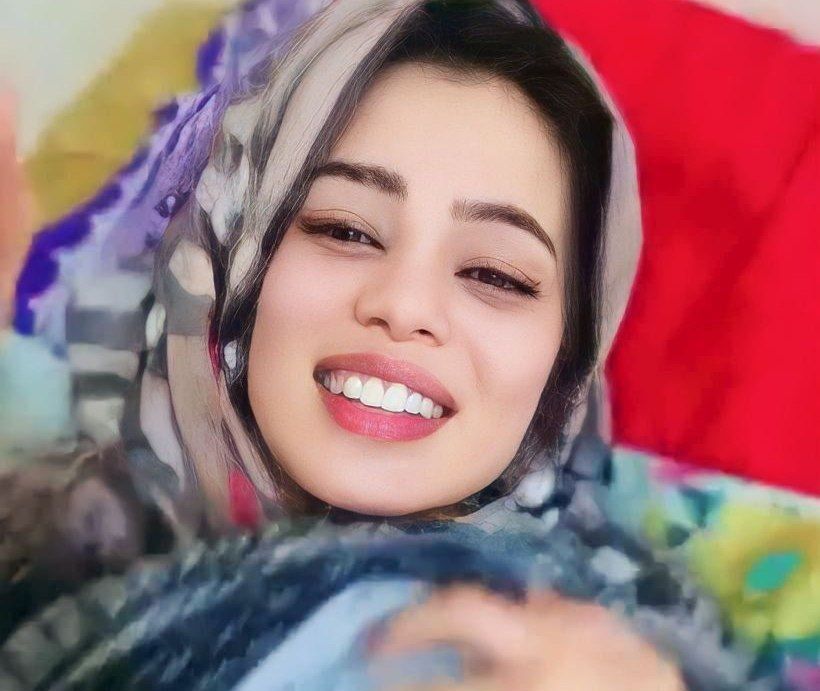 Cute muslim girl giving blowjob and fucking with boyfriend