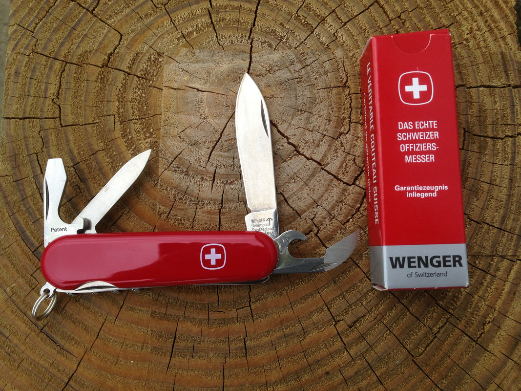 Wenger_Commander_with_box.jpg