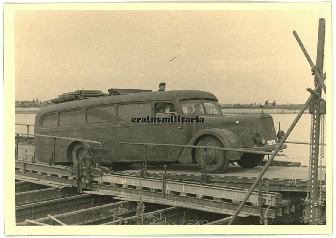 Orig. Foto Vormarsch 31.ID Bus Omnibus über Notbrücke in Polen 1939