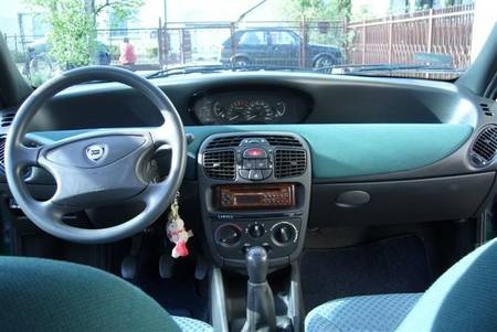 Lancia Ypsilon 2007 салон