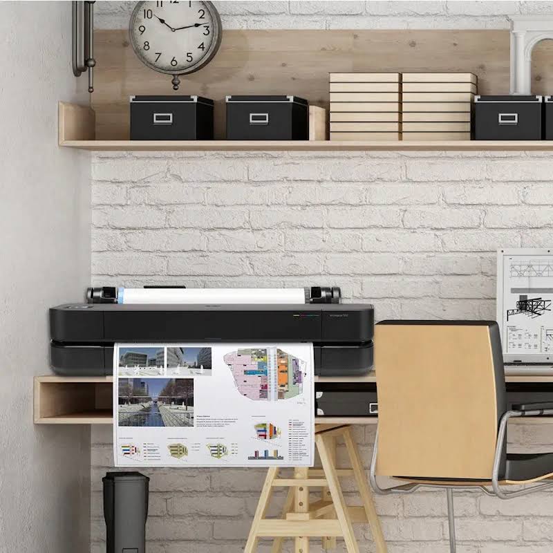 Plotter HP DesignJet T230 em um home office moderno