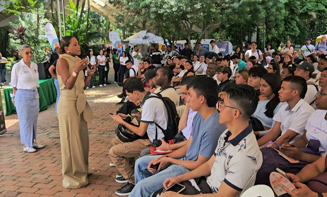 Más de 1400 caleños participaron en feria que ofreció más de 1200 vacantes laborales