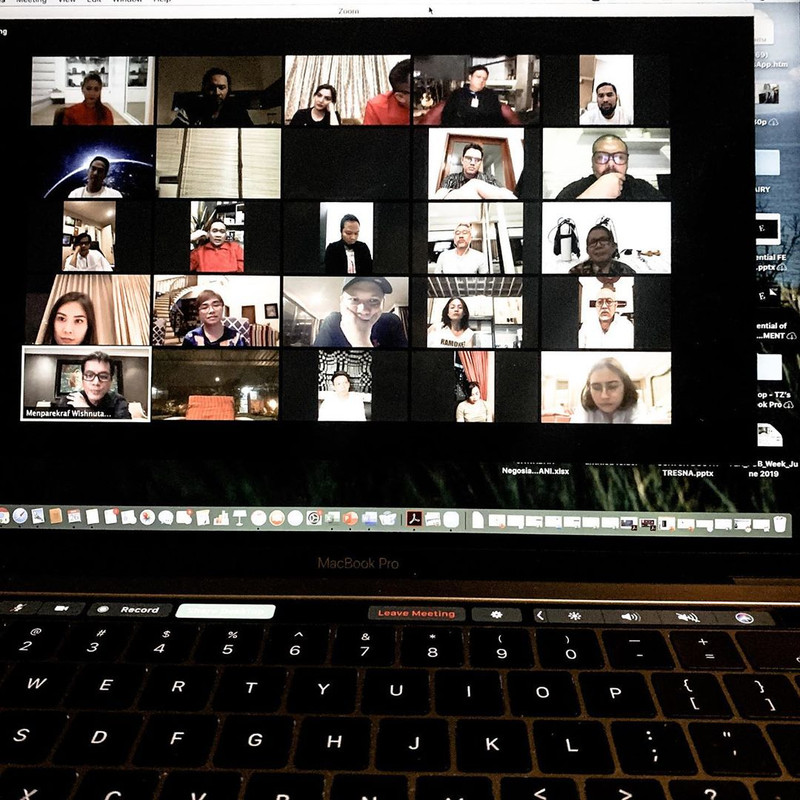 Keseruan video call 6 seleb Tanah Air, lepas kangen dengan #DiRumahAja