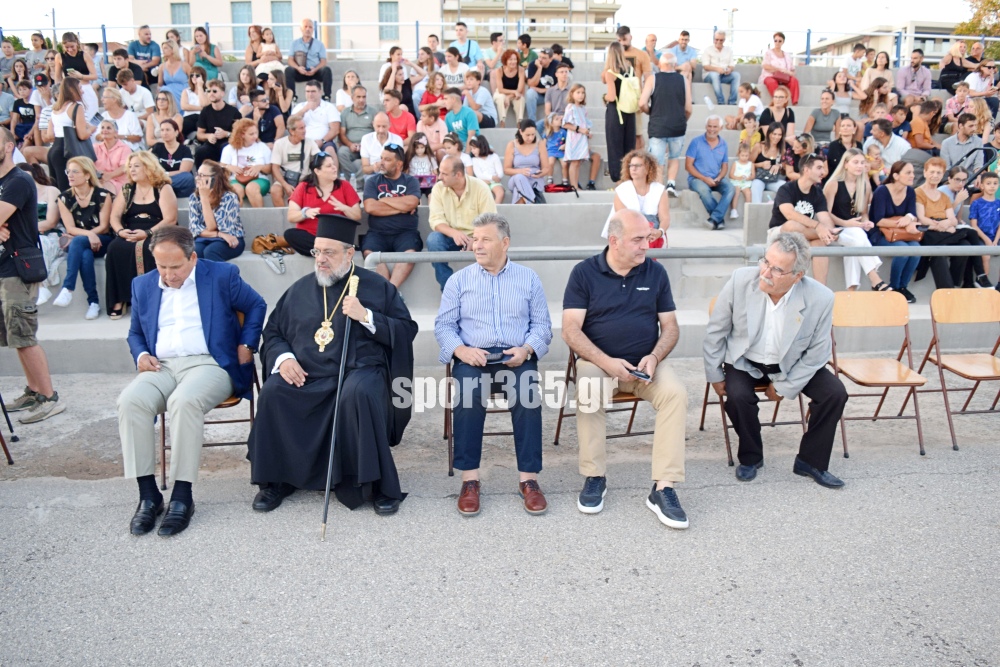 , 100 &Chi;&rho;ό&nu;&iota;&alpha; &Alpha;&theta;&lambda;&eta;&tau;&iota;&kappa;ή&sigmaf; &Pi;&rho;&omicron;&sigma;&phi;&omicron;&rho;ά&sigmaf;: &Omicron; &Nu;&alpha;&upsilon;&tau;&iota;&kappa;ό&sigmaf; Ό&mu;&iota;&lambda;&omicron;&sigmaf; &Kappa;&alpha;&lambda;&alpha;&mu;ά&tau;&alpha;&sigmaf; “&Omicron; &Pi;&omicron;&sigma;&epsilon;&iota;&delta;ώ&nu;” &gamma;&iota;ό&rho;&tau;&alpha;&sigma;&epsilon; &mu;&epsilon; &lambda;&alpha;&mu;&pi;&rho;ό&tau;&eta;&tau;&alpha; (&Epsilon;&iota;&kappa;ό&nu;&epsilon;&sigmaf; & &beta;ί&nu;&tau;&epsilon;&omicron;)