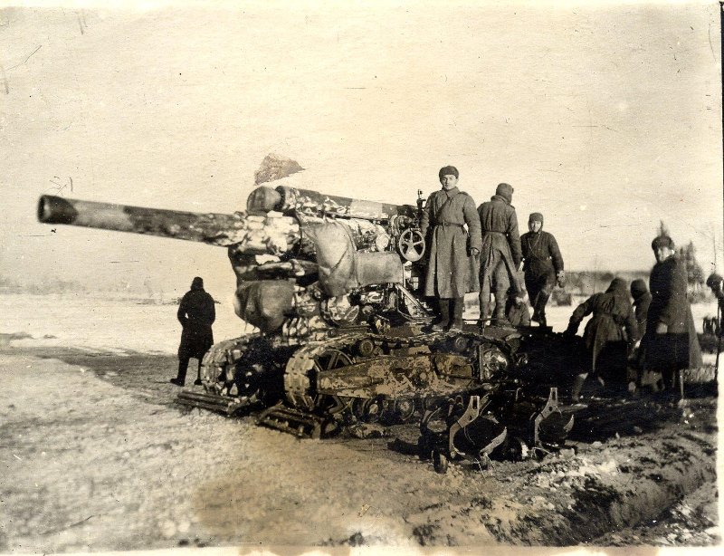 Орудие 6 батареи готовится к ведению огня по огневым точкам противника.1945 Восточная Пруссия