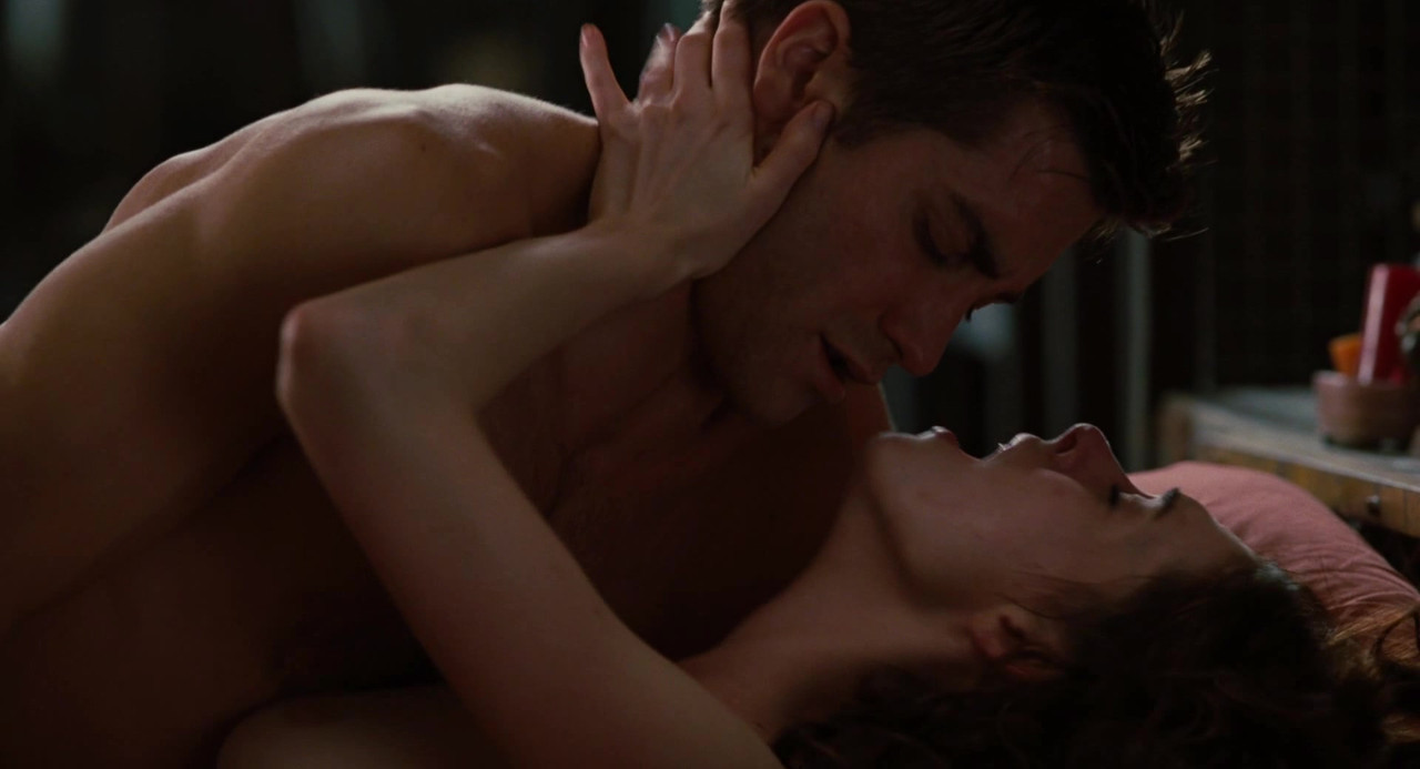[Image: Anne-Hathaway-Sex-Scenes-Love-Other-Drug...27-410.jpg]
