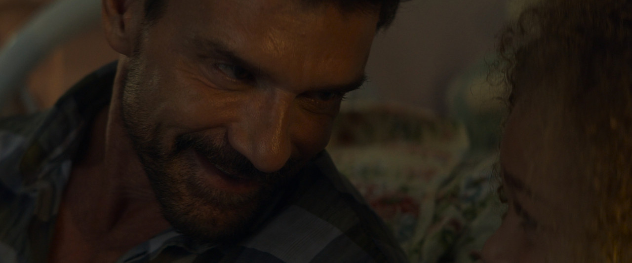 Werewolves 2024 2160p ViE AMZN WEB-DL DDP5.1 HDR H265-NM21ViE.mkv_snapshot_00.08.49.337