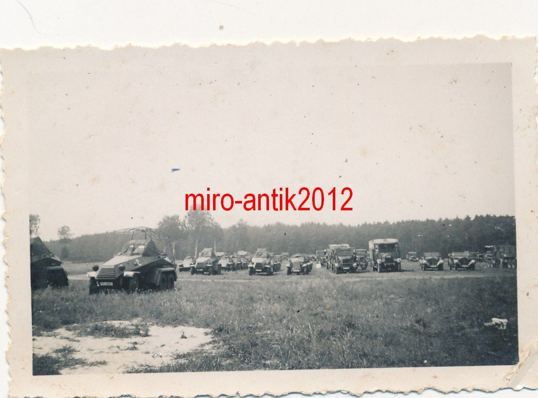 Foto, Wehrmacht, Blick auf Panzerspähwagen und L