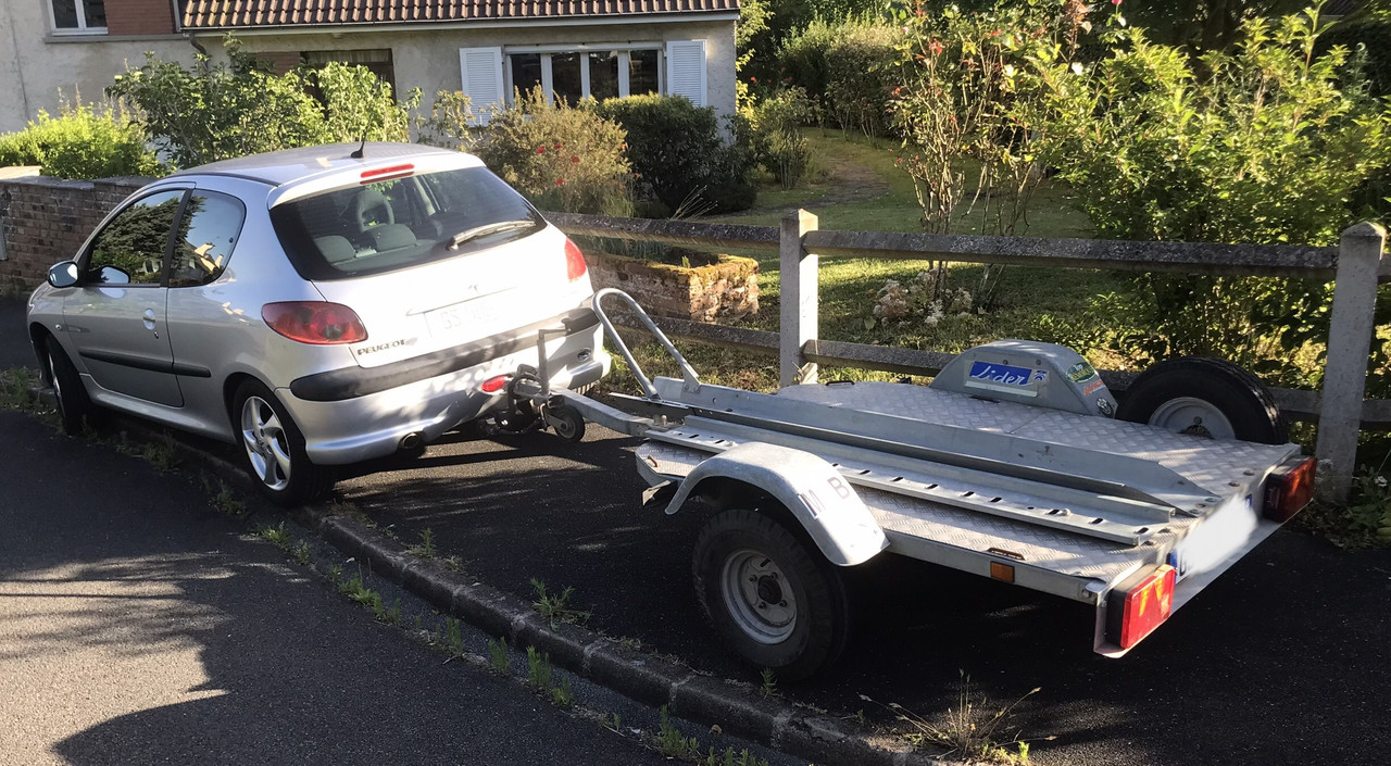 EBFD1AA9-2A1D-4E2B-BD3A-67B66B1B2152