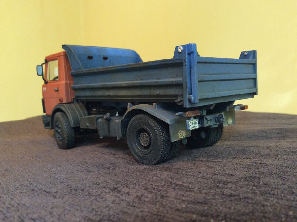 21616232_860989697393249_294645716578868844_n