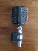 AKG D20