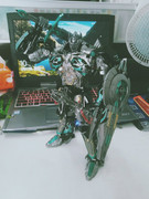 Unique-Toys-R-02-B-Dark-Challenger-02